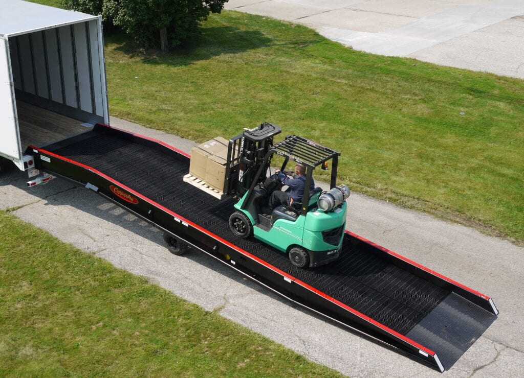 Selecting the Right Dock Ramp to Your Warehouse Facility dock ramp