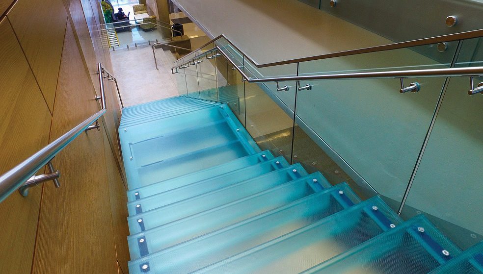 glass staircase-floating stair treads